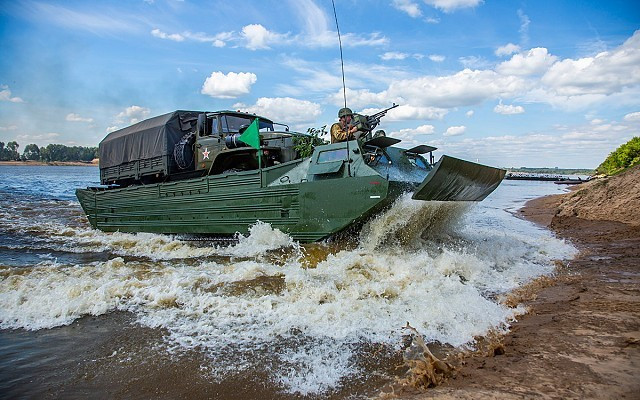 Thiết giáp đổ bộ PTS-2 mang 'vỉ nướng' và hệ thống tác chiến điện tử- Ảnh 2.