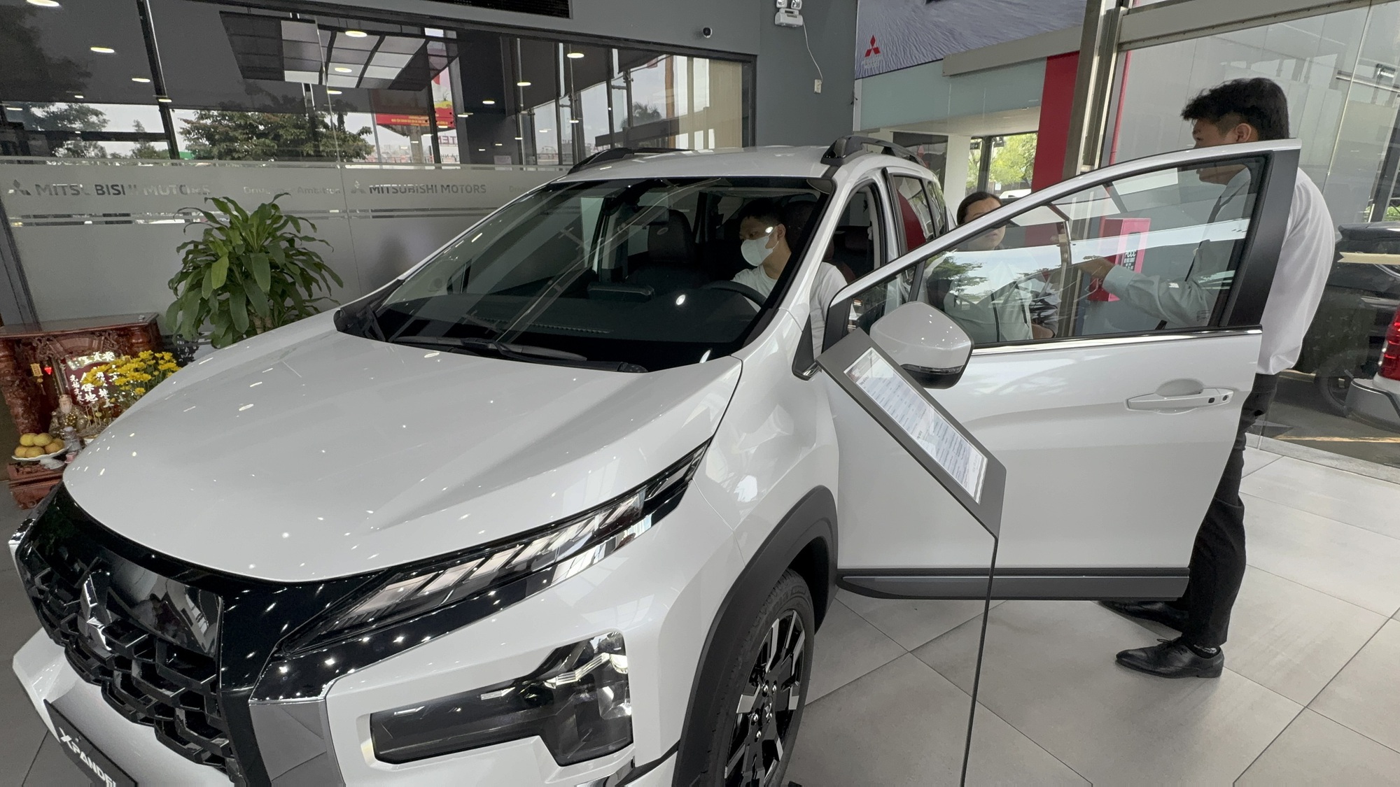 Nhiều mẫu xe 7 chỗ có giá ngang xe 4 chỗ- Ảnh 1. Nhiều mẫu xe 7 chỗ có giá ngang xe 4 chỗ- Ảnh 1.