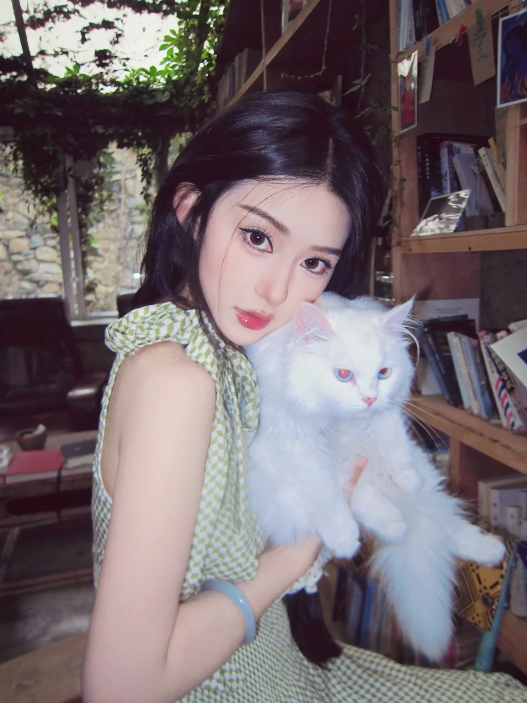 Đến trễ lễ khai mạc hội thao, nữ sinh hớt hải chạy trên sân tạo nên khoảnh khắc đẹp như phim: 6 giây thần thánh!- Ảnh 11.