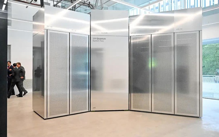 Trung Quốc ra mắt m&aacute;y chủ AI 'k&iacute;ch thước tủ lạnh' gi&uacute;p giảm tới 90% điện năng ti&ecirc;u thụ- Ảnh 1.