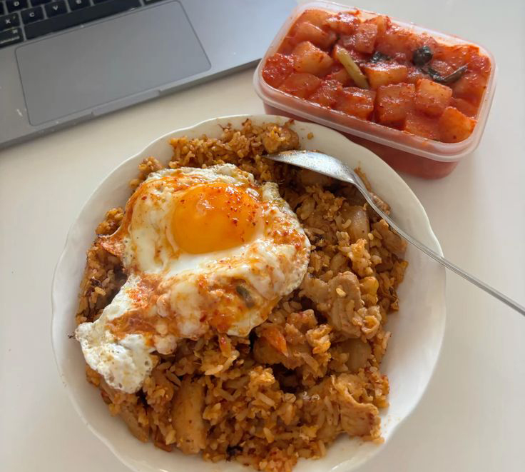 Ngủ dậy đói rã rời cũng ĐỪNG ăn 4 loại bữa sáng này, tuyến giáp "hỏng" cực nhanh- Ảnh 1.