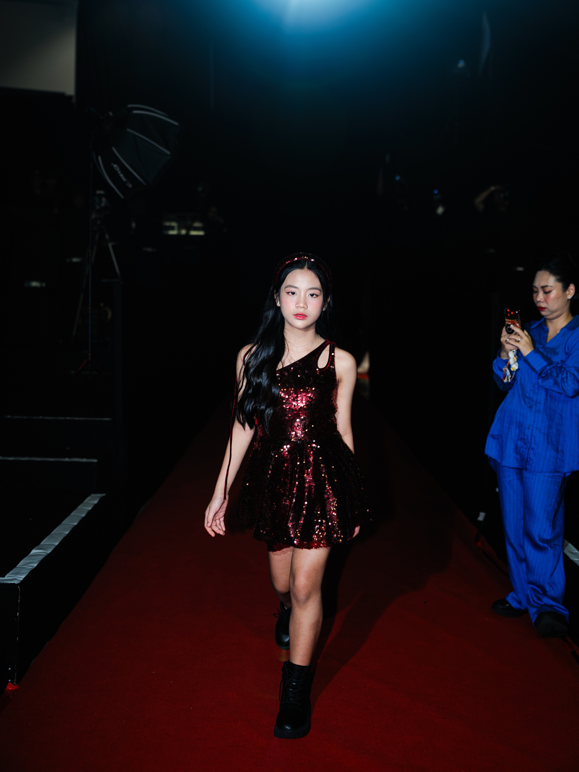 An C&aacute;t Diệp được vinh danh "Kid Model of the Year": Con thần tượng mẹ, con rất y&ecirc;u mẹ- Ảnh 2.