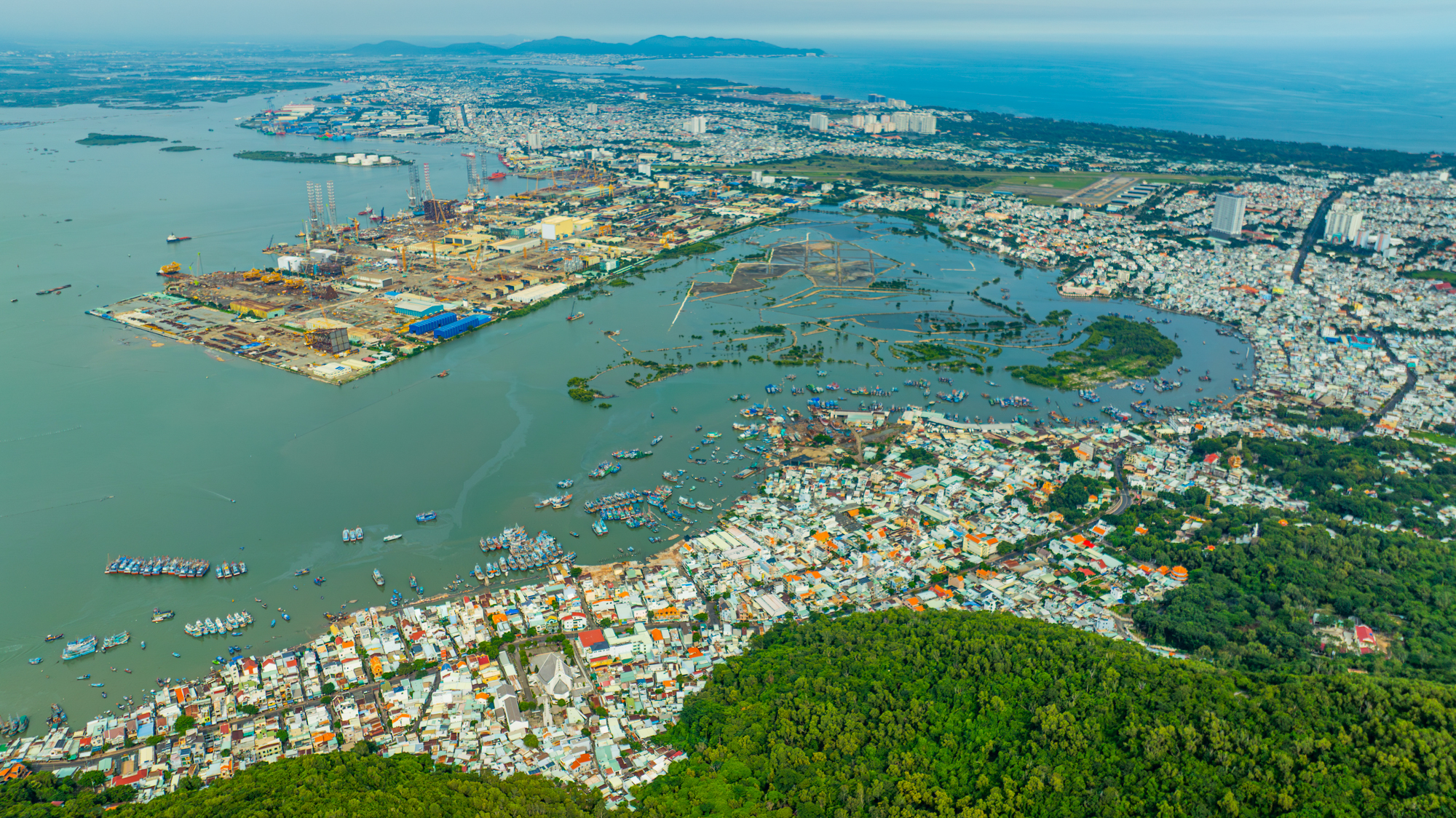 Toàn cảnh khu đất hiếm hoi rộng đến 110 ha còn sót lại ở trung tâm Vũng Tàu đang được SunGroup nhắm đến- Ảnh 3. Toàn cảnh khu đất hiếm hoi rộng đến 110 ha còn sót lại ở trung tâm Vũng Tàu đang được SunGroup nhắm đến- Ảnh 3.