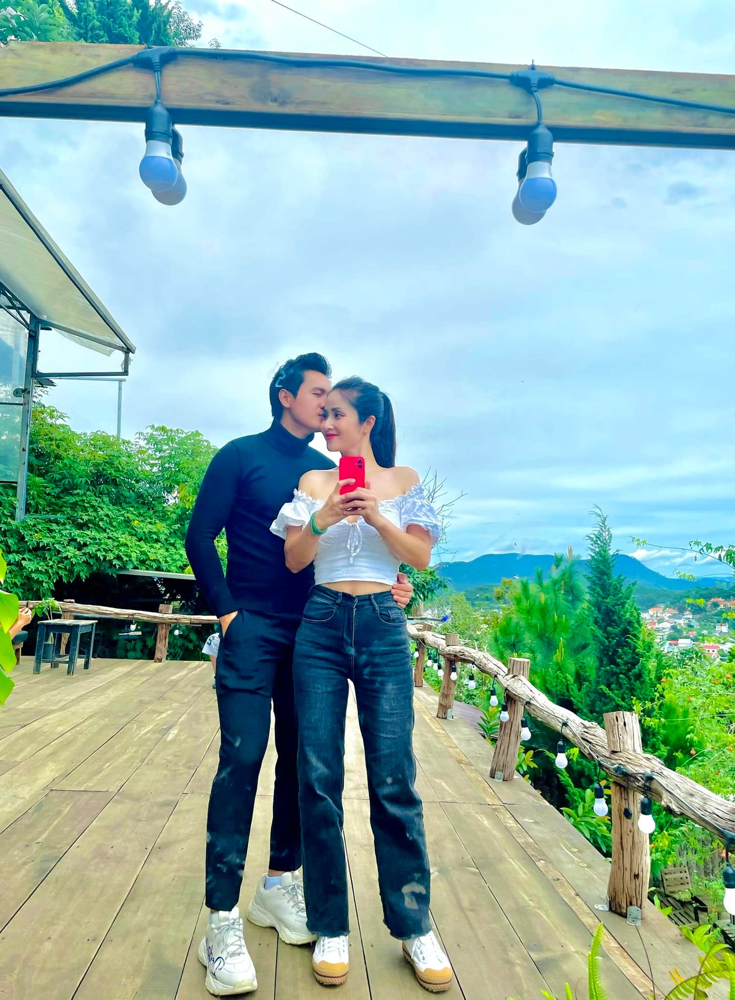 Ngoại hình U40 cực sexy của nữ diễn viên lấy chồng 2 kém 9 tuổi: Mẹ 2 con, trai lạ vẫn nhắn tin tán tỉnh- Ảnh 10. Ngoại hình U40 cực sexy của nữ diễn viên lấy chồng 2 kém 9 tuổi: Mẹ 2 con, trai lạ vẫn nhắn tin tán tỉnh- Ảnh 10.