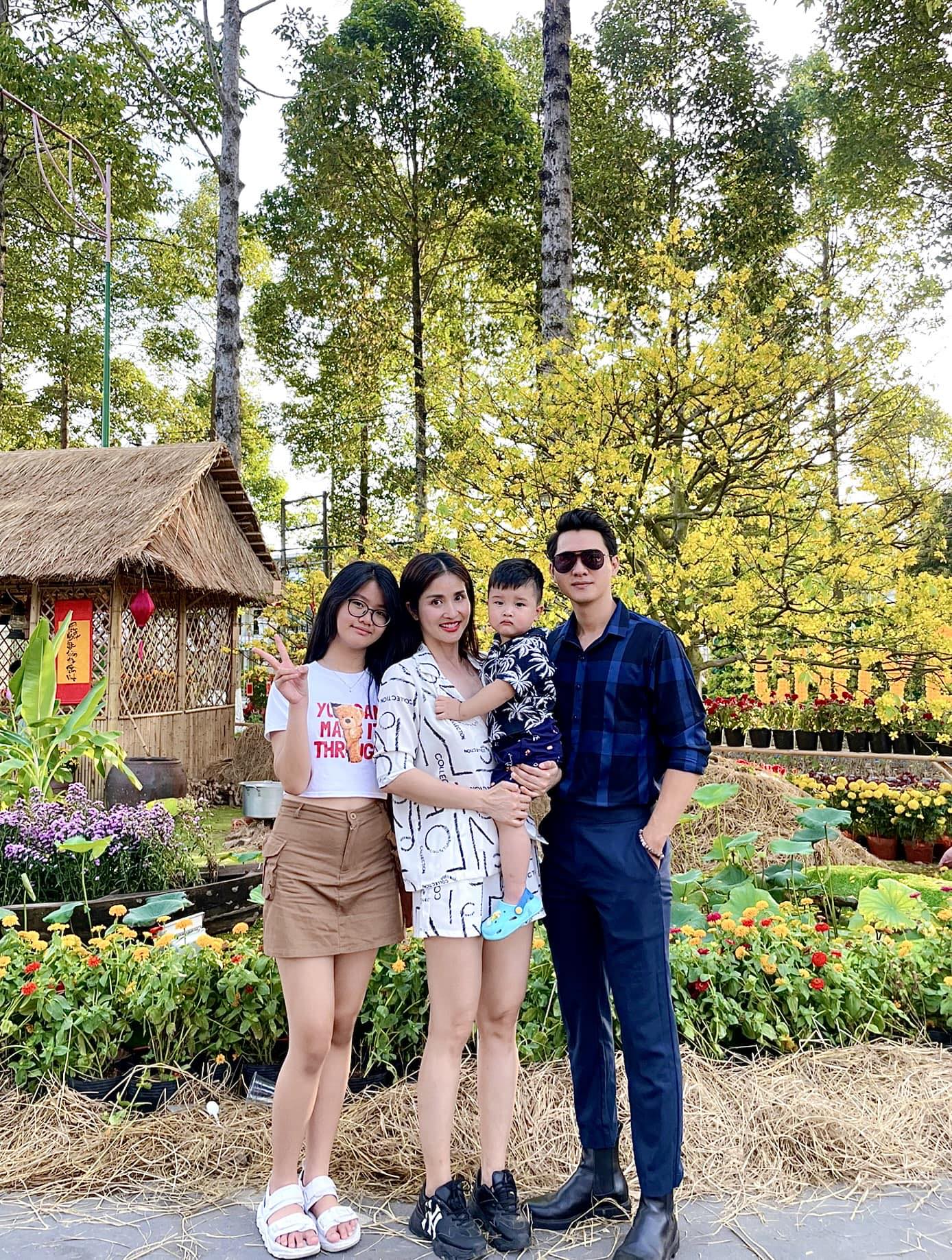 Ngoại hình U40 cực sexy của nữ diễn viên lấy chồng 2 kém 9 tuổi: Mẹ 2 con, trai lạ vẫn nhắn tin tán tỉnh- Ảnh 13. Ngoại hình U40 cực sexy của nữ diễn viên lấy chồng 2 kém 9 tuổi: Mẹ 2 con, trai lạ vẫn nhắn tin tán tỉnh- Ảnh 13.