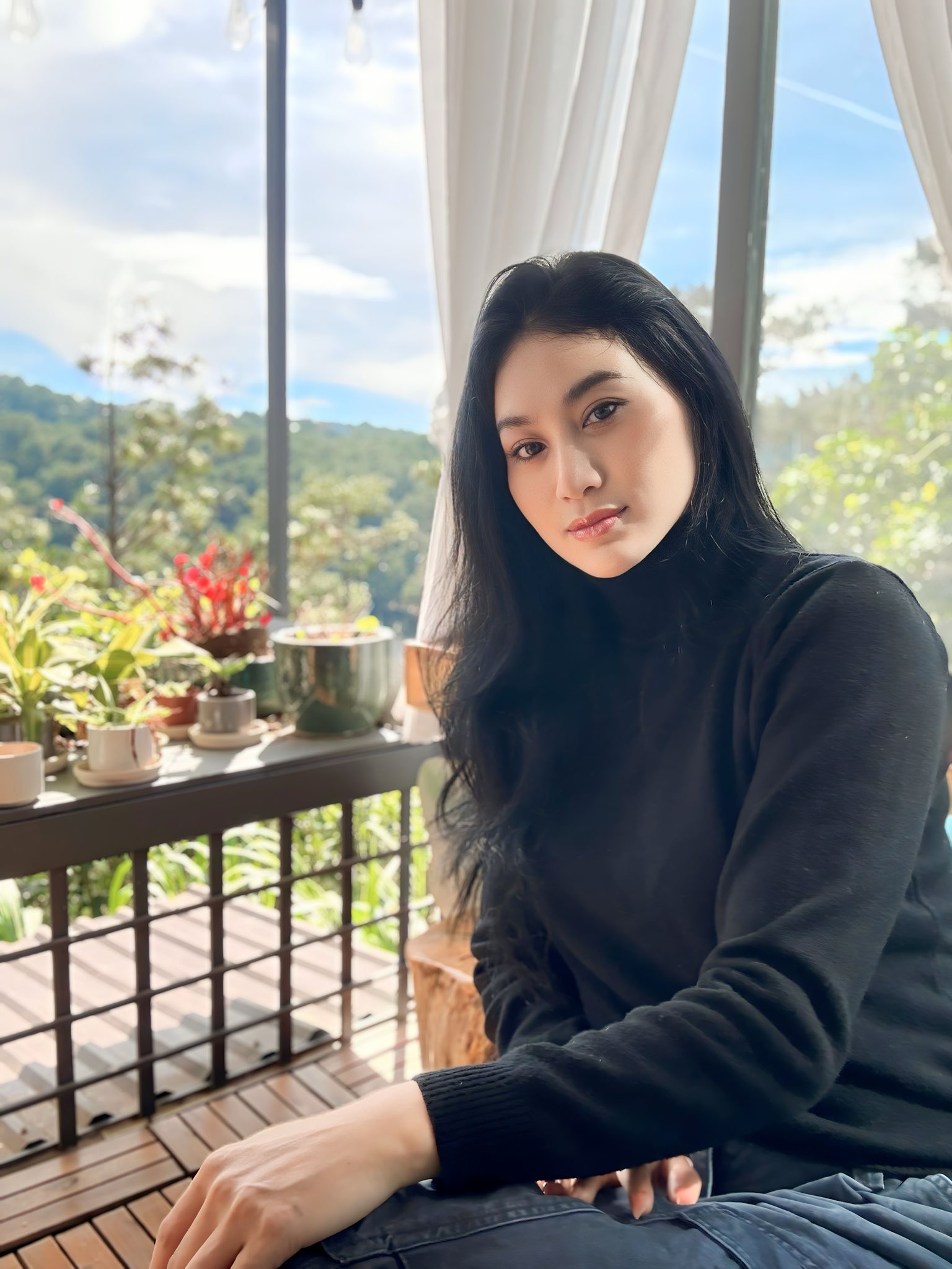 Diễn biến mới nhất vụ sao nữ Vbiz bị đánh đến mặt bê bết máu- Ảnh 3. Diễn biến mới nhất vụ sao nữ Vbiz bị đánh đến mặt bê bết máu- Ảnh 3.