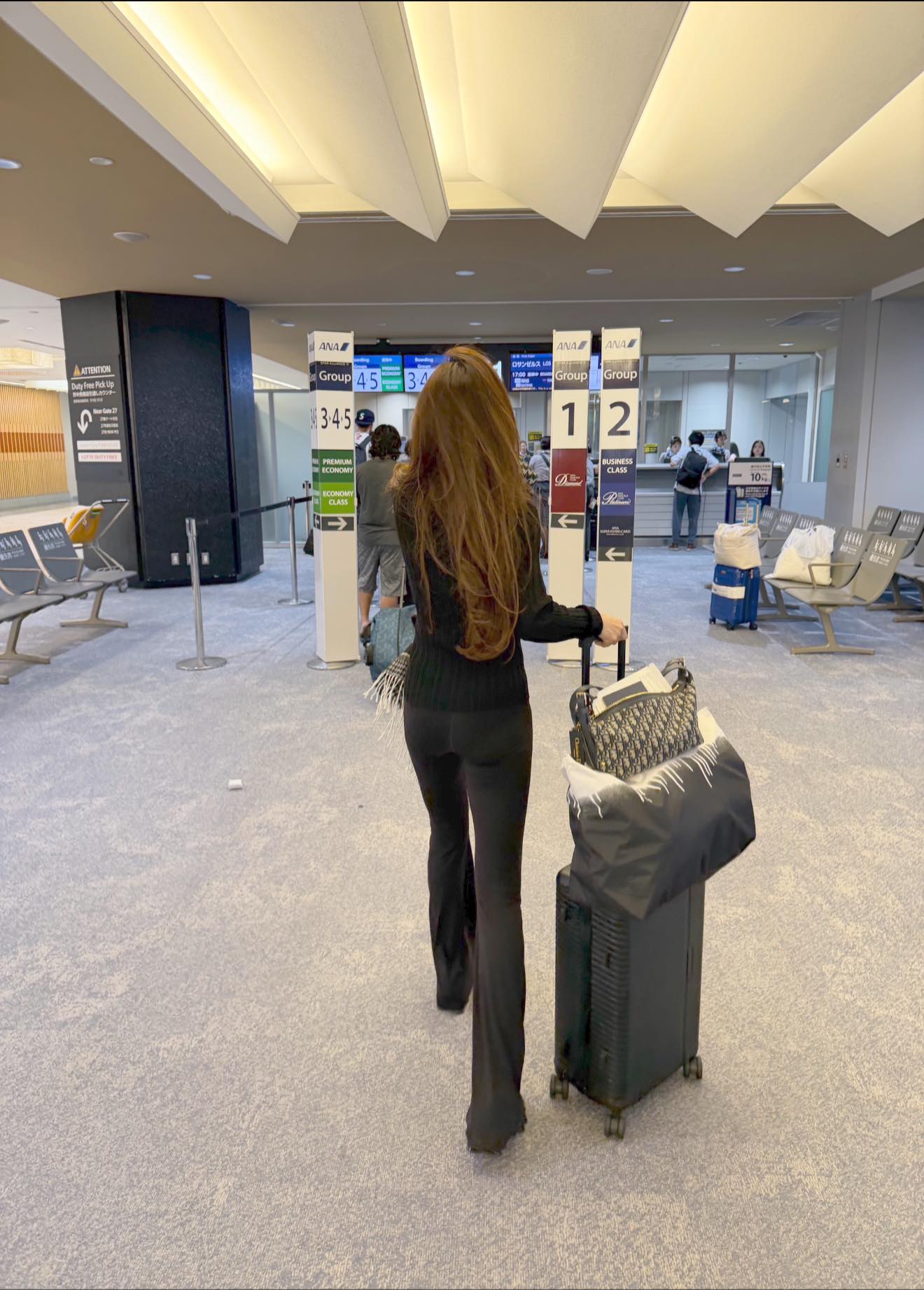 &Aacute;o Trương Ngọc &Aacute;nh mặc trong ng&agrave;y bị bắt g&acirc;y ch&uacute; &yacute;- Ảnh 9.