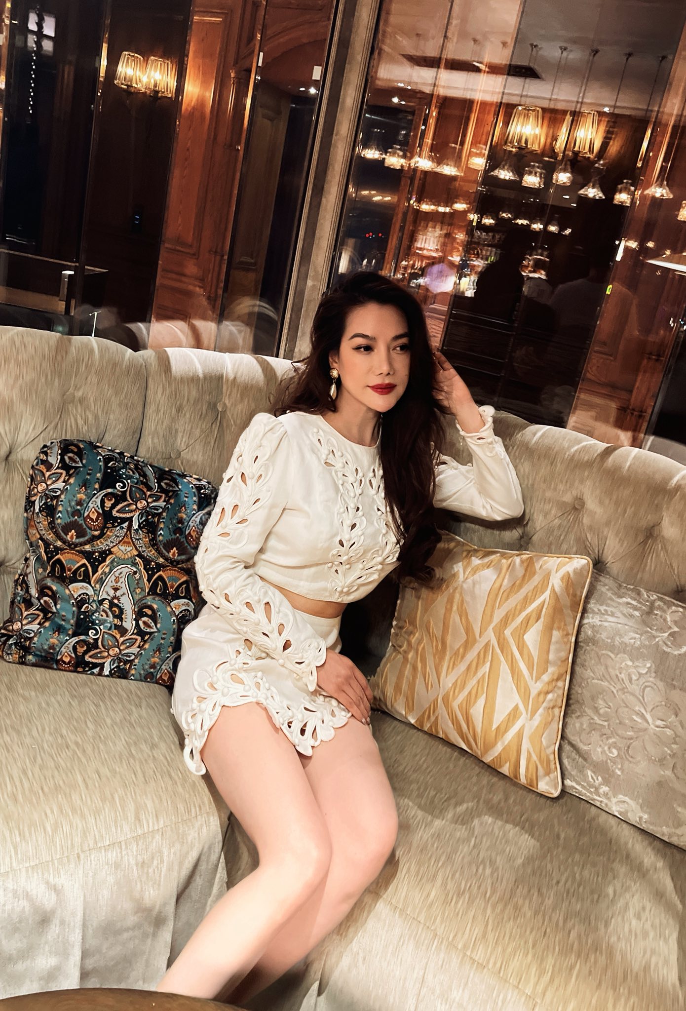 &Aacute;o Trương Ngọc &Aacute;nh mặc trong ng&agrave;y bị bắt g&acirc;y ch&uacute; &yacute;- Ảnh 10.