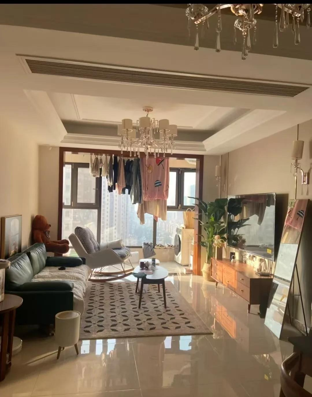 N&oacute;i thẳng: Nh&agrave; tr&ocirc;ng "rẻ tiền" kh&ocirc;ng phải v&igrave; ngh&egrave;o, m&agrave; v&igrave; 5 th&oacute;i xấu n&agrave;y- Ảnh 3.