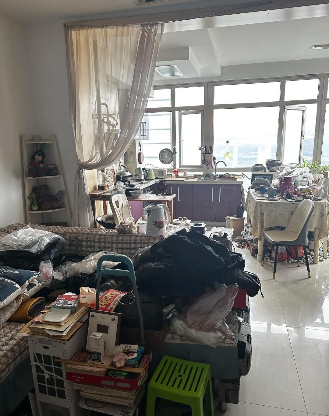 N&oacute;i thẳng: Nh&agrave; tr&ocirc;ng "rẻ tiền" kh&ocirc;ng phải v&igrave; ngh&egrave;o, m&agrave; v&igrave; 5 th&oacute;i xấu n&agrave;y- Ảnh 4.