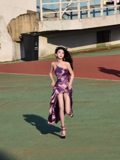 Đến trễ lễ khai mạc hội thao, nữ sinh hớt hải chạy trên sân tạo nên khoảnh khắc đẹp như phim: 6 giây thần thánh!- Ảnh 6.