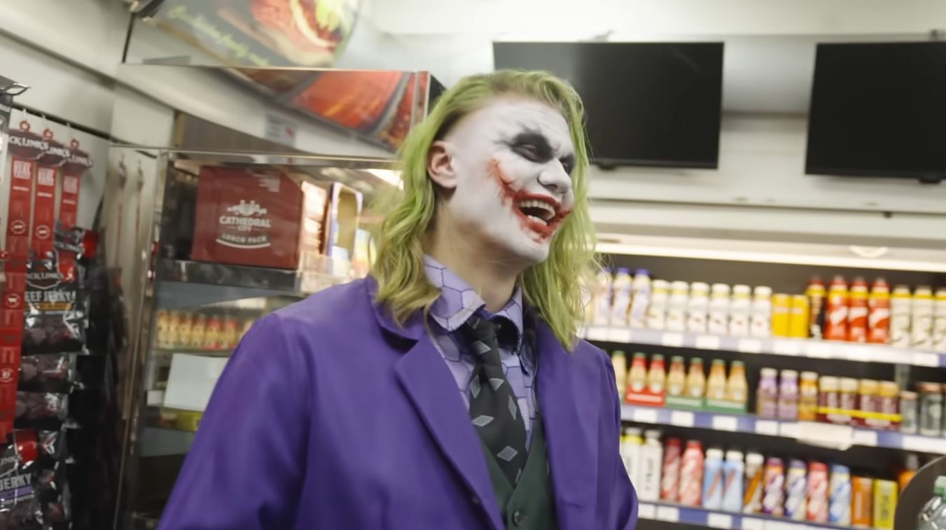 Erling Haaland gây náo loạn đường phố- Ảnh 3. Erling Haaland gây náo loạn đường phố- Ảnh 3.