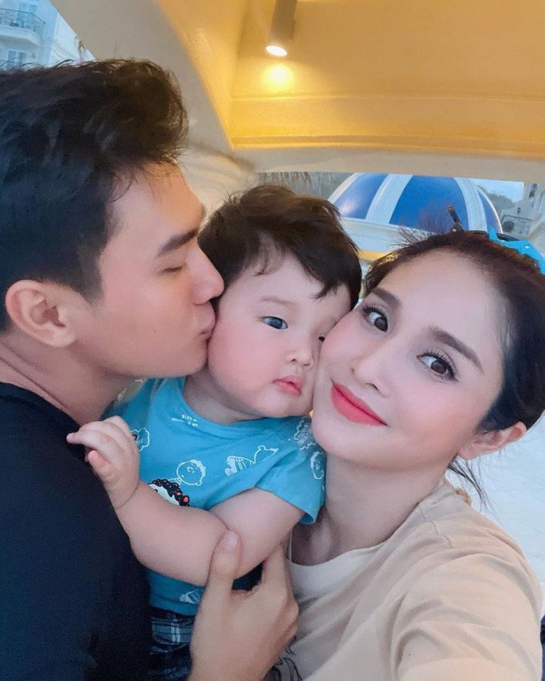 Ngoại hình U40 cực sexy của nữ diễn viên lấy chồng 2 kém 9 tuổi: Mẹ 2 con, trai lạ vẫn nhắn tin tán tỉnh- Ảnh 5. Ngoại hình U40 cực sexy của nữ diễn viên lấy chồng 2 kém 9 tuổi: Mẹ 2 con, trai lạ vẫn nhắn tin tán tỉnh- Ảnh 5.