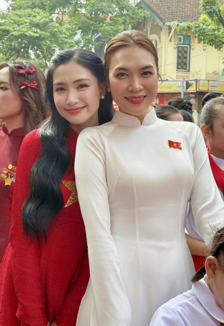 Hòa Minzy viết gì mà phải sửa gấp sau 3 phút đăng hình với Mỹ Tâm- Ảnh 7.