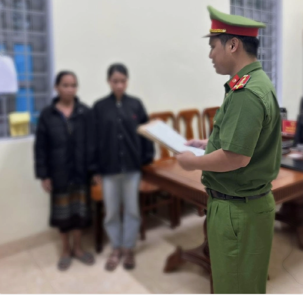 Gây rối trật tự công cộng, 2 người phụ nữ ở Quảng Trị bị khởi tố- Ảnh 1.