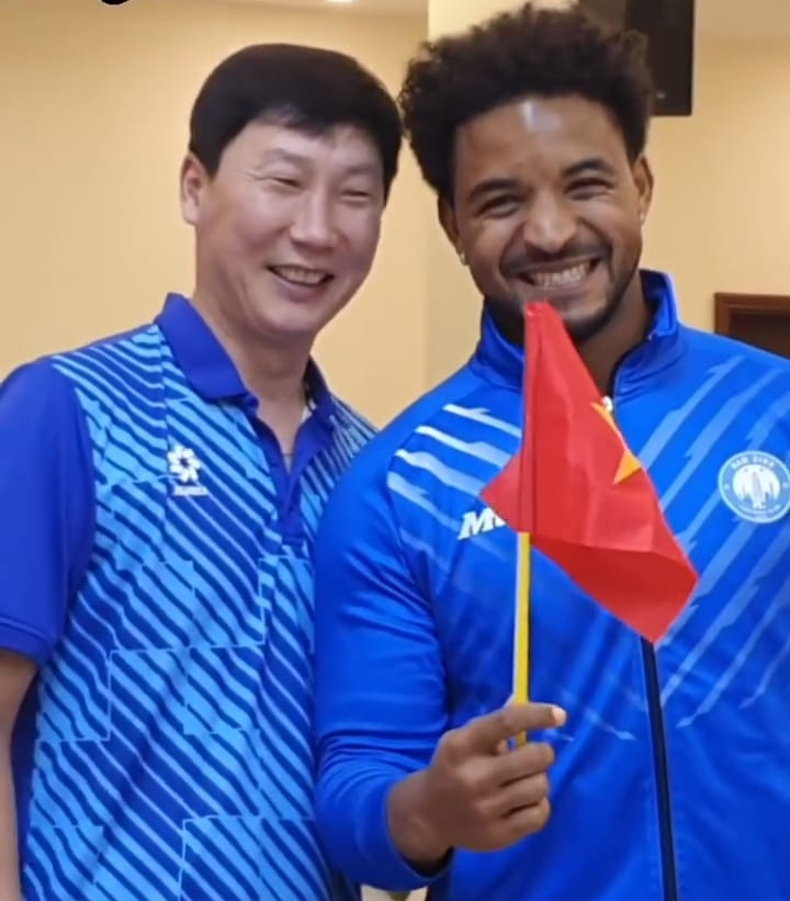 HLV Kim Sang-sik: "Nhận việc ở tuyển Việt Nam, tôi chỉ sợ làm HLV Park Hang-seo mang tiếng"- Ảnh 4. HLV Kim Sang-sik: "Nhận việc ở tuyển Việt Nam, tôi chỉ sợ làm HLV Park Hang-seo mang tiếng"- Ảnh 4.