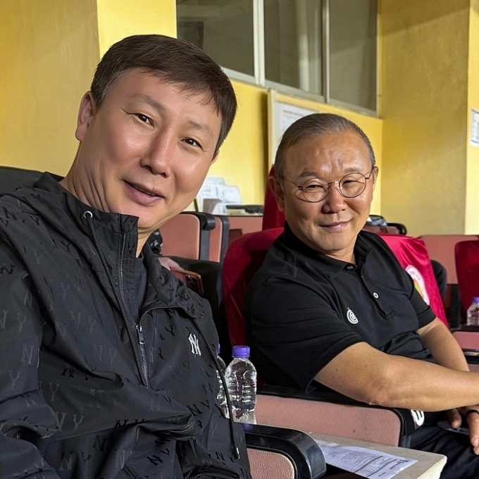 HLV Kim Sang-sik: "Nhận việc ở tuyển Việt Nam, tôi chỉ sợ làm HLV Park Hang-seo mang tiếng"- Ảnh 1. HLV Kim Sang-sik: "Nhận việc ở tuyển Việt Nam, tôi chỉ sợ làm HLV Park Hang-seo mang tiếng"- Ảnh 1.