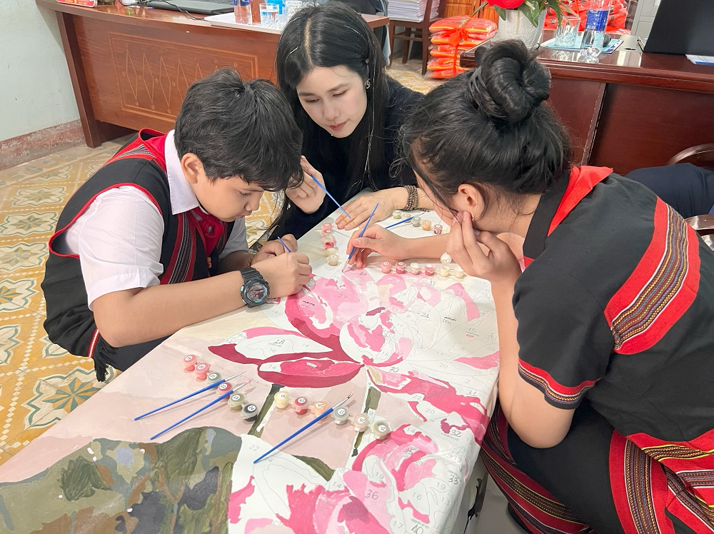 Ca sĩ Phúc Anh xúc động khi hoàn thành dự án 