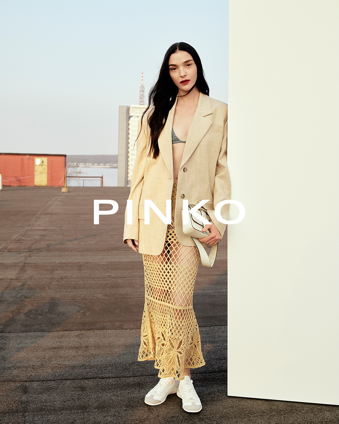 &Aacute;o Trương Ngọc &Aacute;nh mặc trong ng&agrave;y bị bắt g&acirc;y ch&uacute; &yacute;- Ảnh 3.