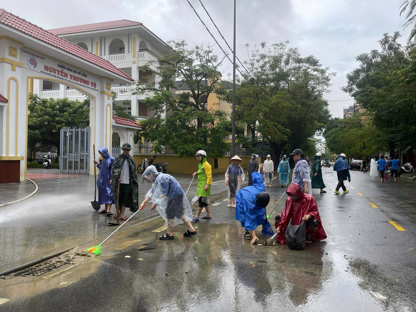 Hà Nội đề nghị ca sĩ Đan Trường không bắn pháo hoa trong concert- Ảnh 2. Hà Nội đề nghị ca sĩ Đan Trường không bắn pháo hoa trong concert- Ảnh 2.