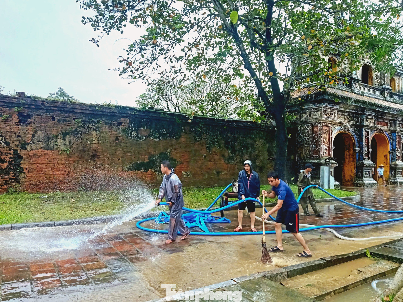 Hà Nội đề nghị ca sĩ Đan Trường không bắn pháo hoa trong concert- Ảnh 3. Hà Nội đề nghị ca sĩ Đan Trường không bắn pháo hoa trong concert- Ảnh 3.