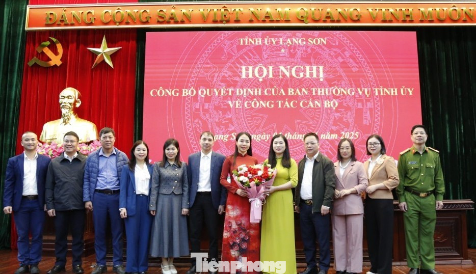 C&ocirc;ng bố quyết định Ban Thường vụ Tỉnh ủy Lạng Sơn về c&ocirc;ng t&aacute;c c&aacute;n bộ- Ảnh 2.