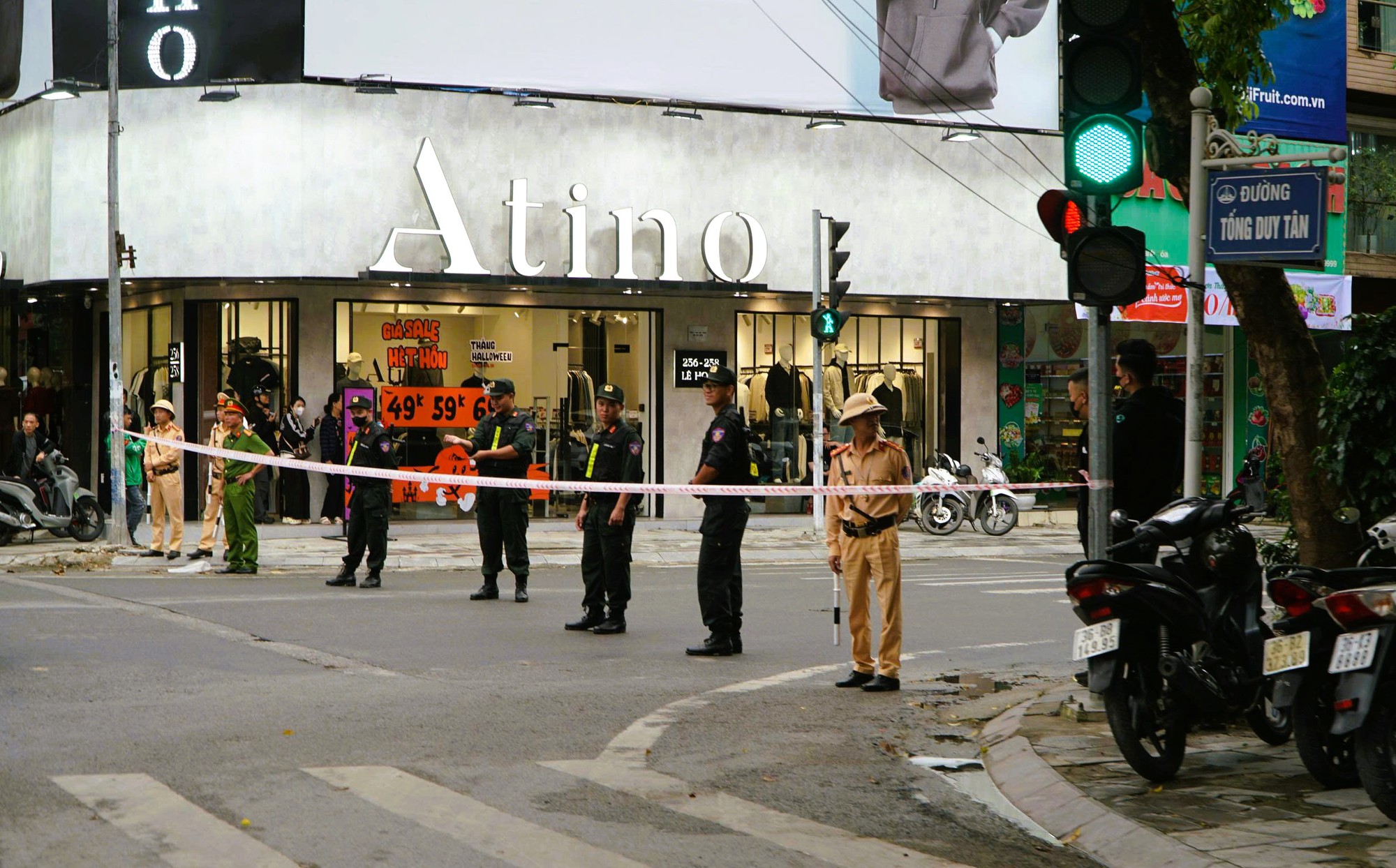 Nhiều tiệm vàng nổi tiếng ở Thanh Hóa đồng loạt đóng cửa- Ảnh 2. Nhiều tiệm vàng nổi tiếng ở Thanh Hóa đồng loạt đóng cửa- Ảnh 2.