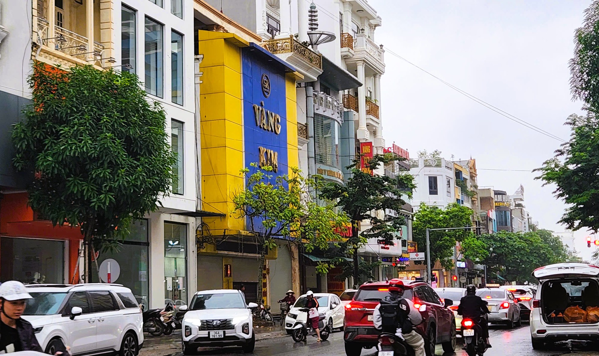 Nhiều tiệm vàng nổi tiếng ở Thanh Hóa đồng loạt đóng cửa- Ảnh 3. Nhiều tiệm vàng nổi tiếng ở Thanh Hóa đồng loạt đóng cửa- Ảnh 3.