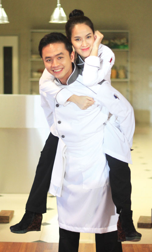 5 cặp đ&ocirc;i phim giả t&igrave;nh thật đẹp nhất Việt Nam: Trấn Th&agrave;nh - Hari Won xếp thứ 2, hạng 1 đ&uacute;ng chuẩn "ti&ecirc;n đồng ngọc nữ"- Ảnh 1.