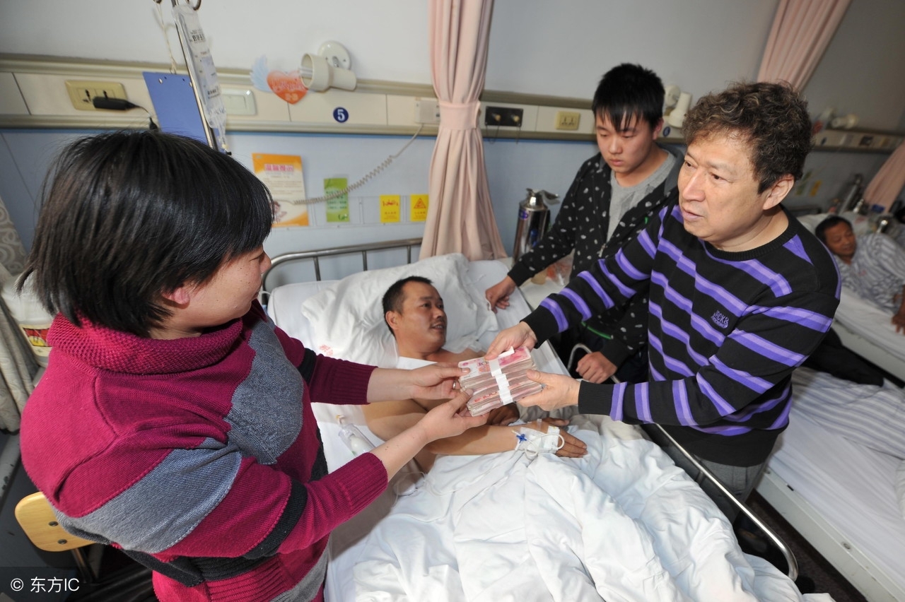 Thừa kế 99.000 tỷ đồng từ vợ đại gia hơn 38 tuổi, người đ&agrave;n &ocirc;ng h&agrave;o ph&oacute;ng cho 