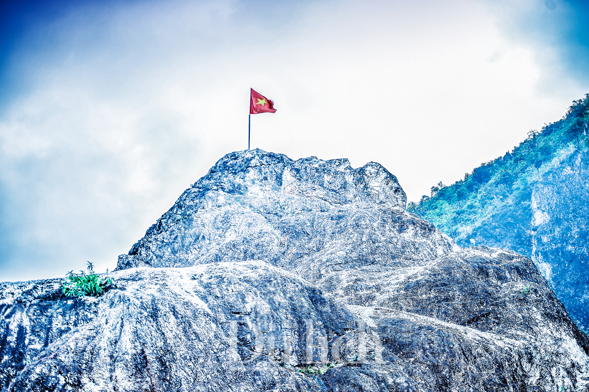 Miền Bắc có đèo được ví là "đèo tuyết phủ": Không phải ở Hà Giang hay Yên Bái, cách Hà Nội chỉ hơn 100km- Ảnh 1.