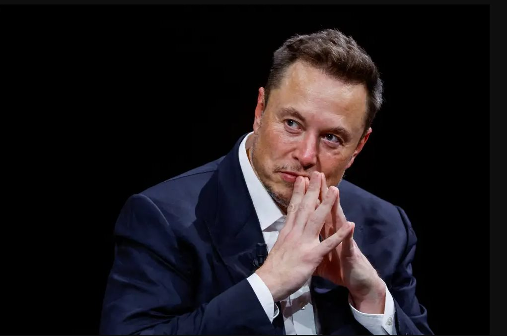 Elon Musk cảnh báo ‘cơn sóng thần’ AI đang cuốn trôi công việc bàn giấy- Ảnh 1.