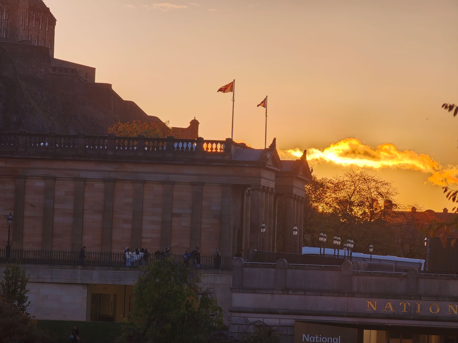 Ảnh từ ống kính zoom 3X với bộ ống kính tele