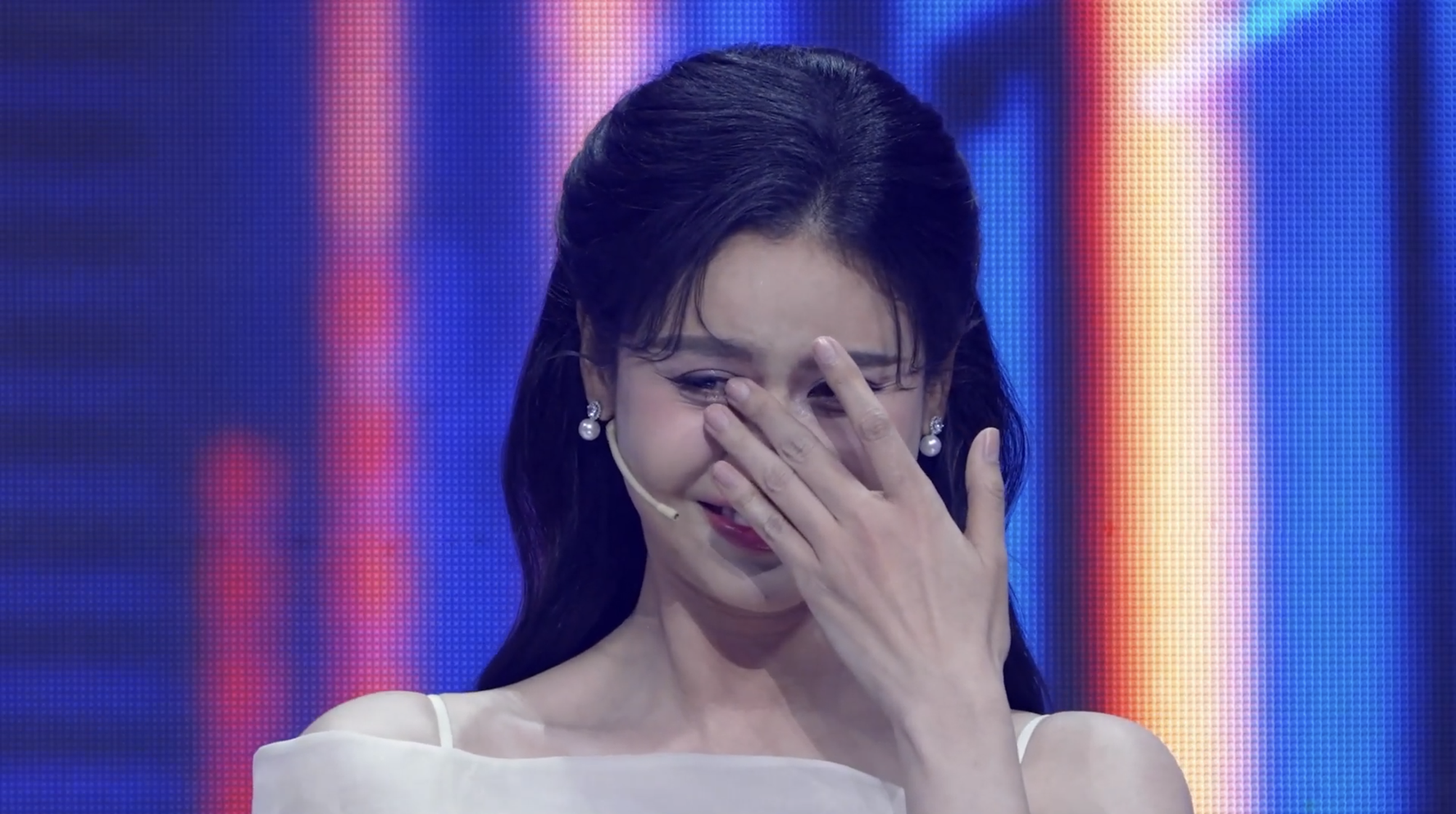 Nữ ca sĩ làm mẹ đơn thân 6 năm, bật khóc vì 1 câu nói của đàn chị- Ảnh 5.