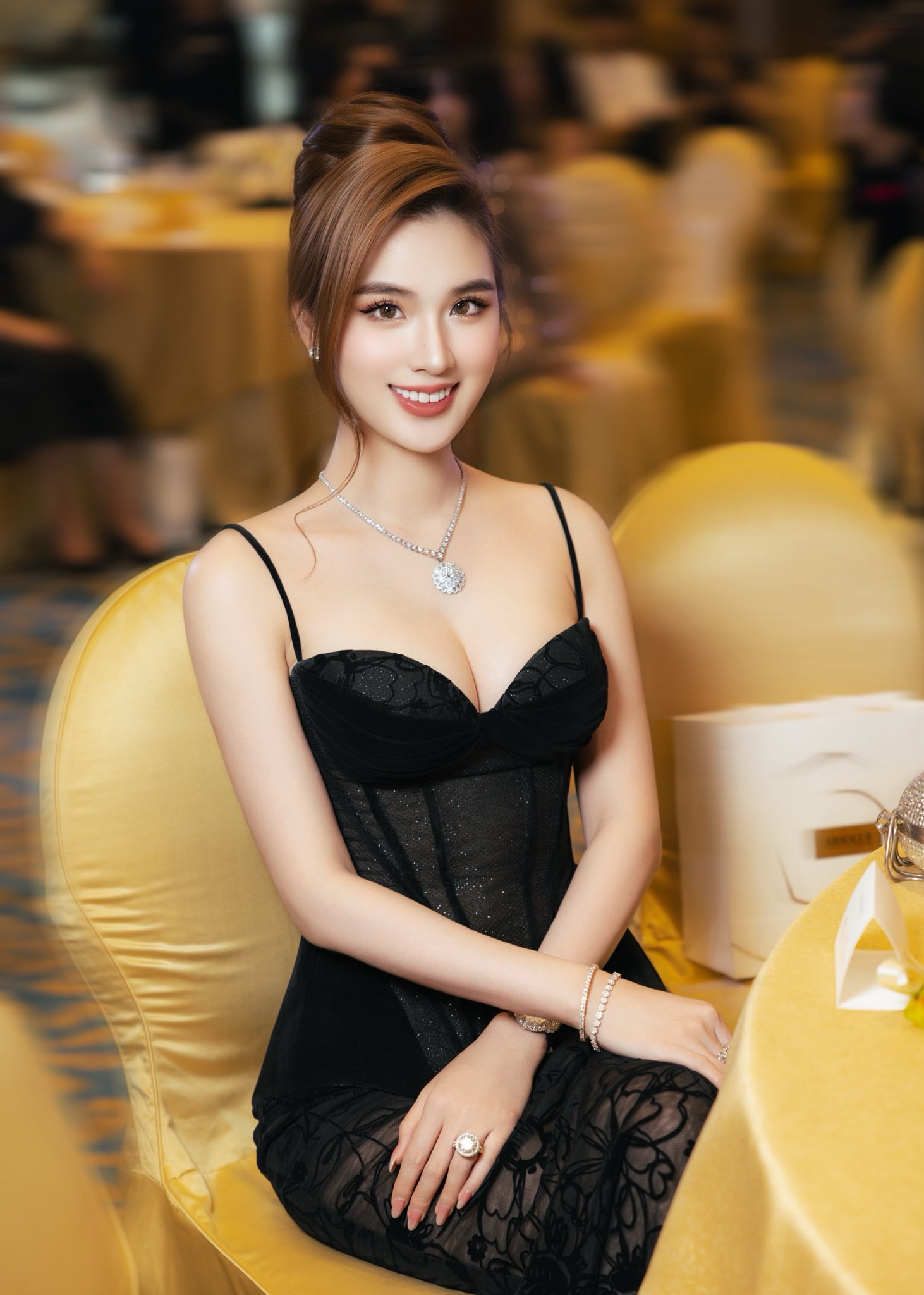 Kiều Loan, Ngọc Loan cứ sống thế này sao?- Ảnh 1. Kiều Loan, Ngọc Loan cứ sống thế này sao?- Ảnh 1.