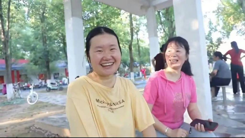 Người Mẹ Đưa Con Gái Hôn Mê Đi Khiêu Vũ Hàng Ngày Trong Suốt 10 Năm, Rồi Một Chuyện Không Ngờ Xảy Ra- Ảnh 2.