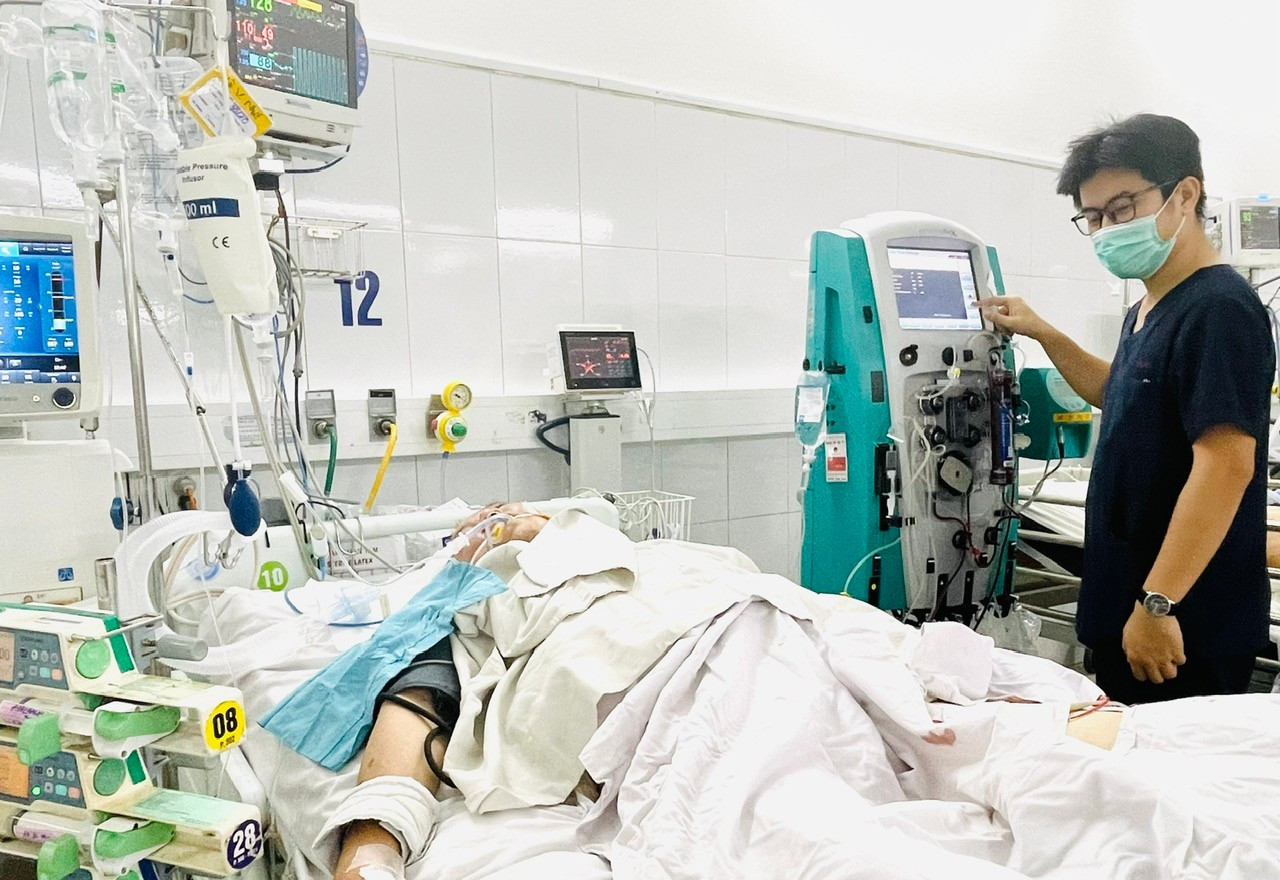 Dọn Dẹp Sau Mưa Lũ, Nhiều Người Bị Rắn Độc Cắn- Ảnh 1.