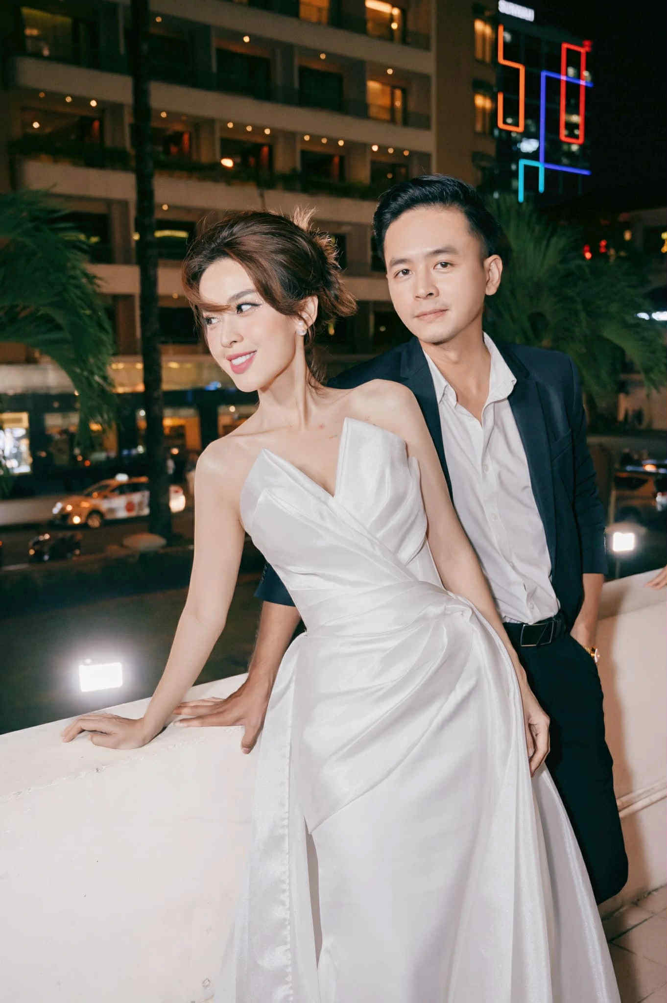 5 cặp đ&ocirc;i phim giả t&igrave;nh thật đẹp nhất Việt Nam: Trấn Th&agrave;nh - Hari Won xếp thứ 2, hạng 1 đ&uacute;ng chuẩn "ti&ecirc;n đồng ngọc nữ"- Ảnh 2.