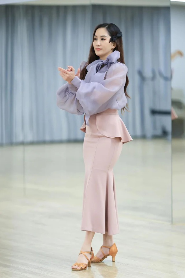 Nh&agrave; ri&ecirc;ng trăm tỷ, rộng 800m&sup2; của Kh&aacute;nh Thi - Phan Hiển- Ảnh 5.