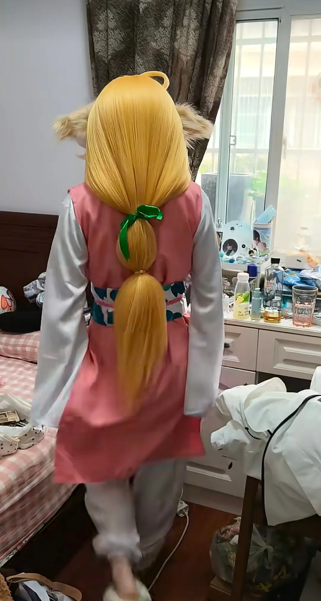 "Ai lấy con tôi chắc khổ" - bà mẹ than trời khi vào phòng của con gái nhưng dân mạng đáp: Mẹ nào con nấy thôi!- Ảnh 1. "Ai lấy con tôi chắc khổ" - bà mẹ than trời khi vào phòng của con gái nhưng dân mạng đáp: Mẹ nào con nấy thôi!- Ảnh 1.