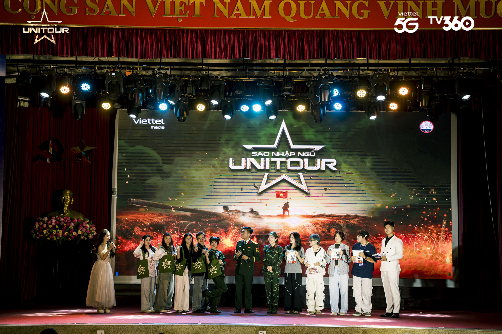 Trang Pháp, Hậu Hoàng lan tỏa tinh thần yêu nước tại Học viện Báo chí & Tuyên truyền- Ảnh 2.