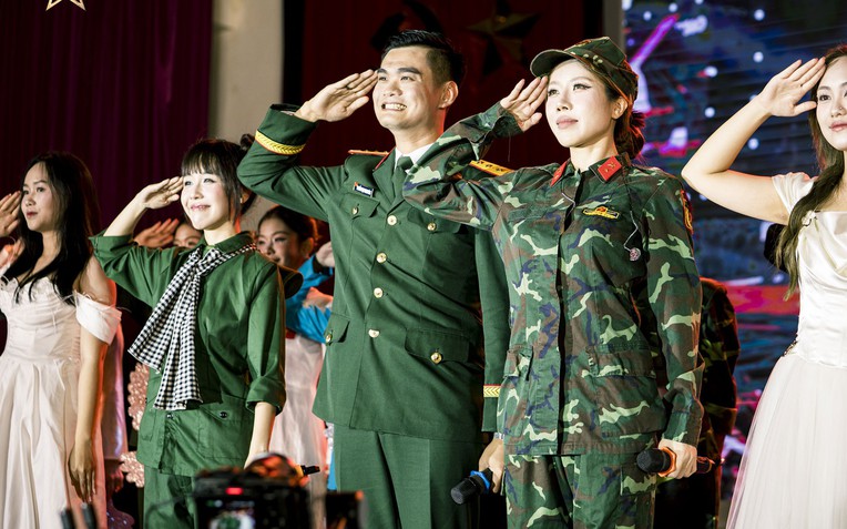 Trang Pháp, Hậu Hoàng lan tỏa tinh thần yêu nước tại Học viện Báo chí & Tuyên truyền- Ảnh 1.