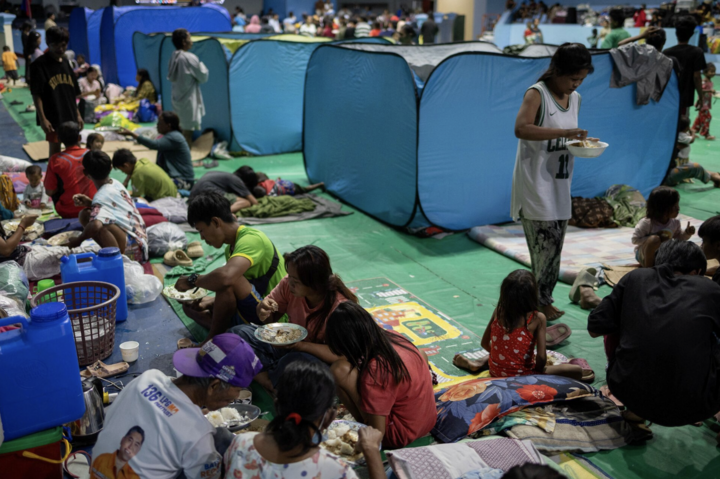 Philippines tan hoang sau khi bão Fung-Wong càn quét trong đêm- Ảnh 9.