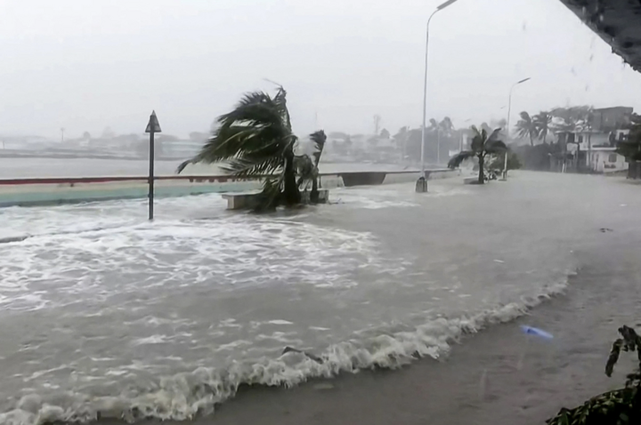 Philippines tan hoang sau khi bão Fung-Wong càn quét trong đêm- Ảnh 5.