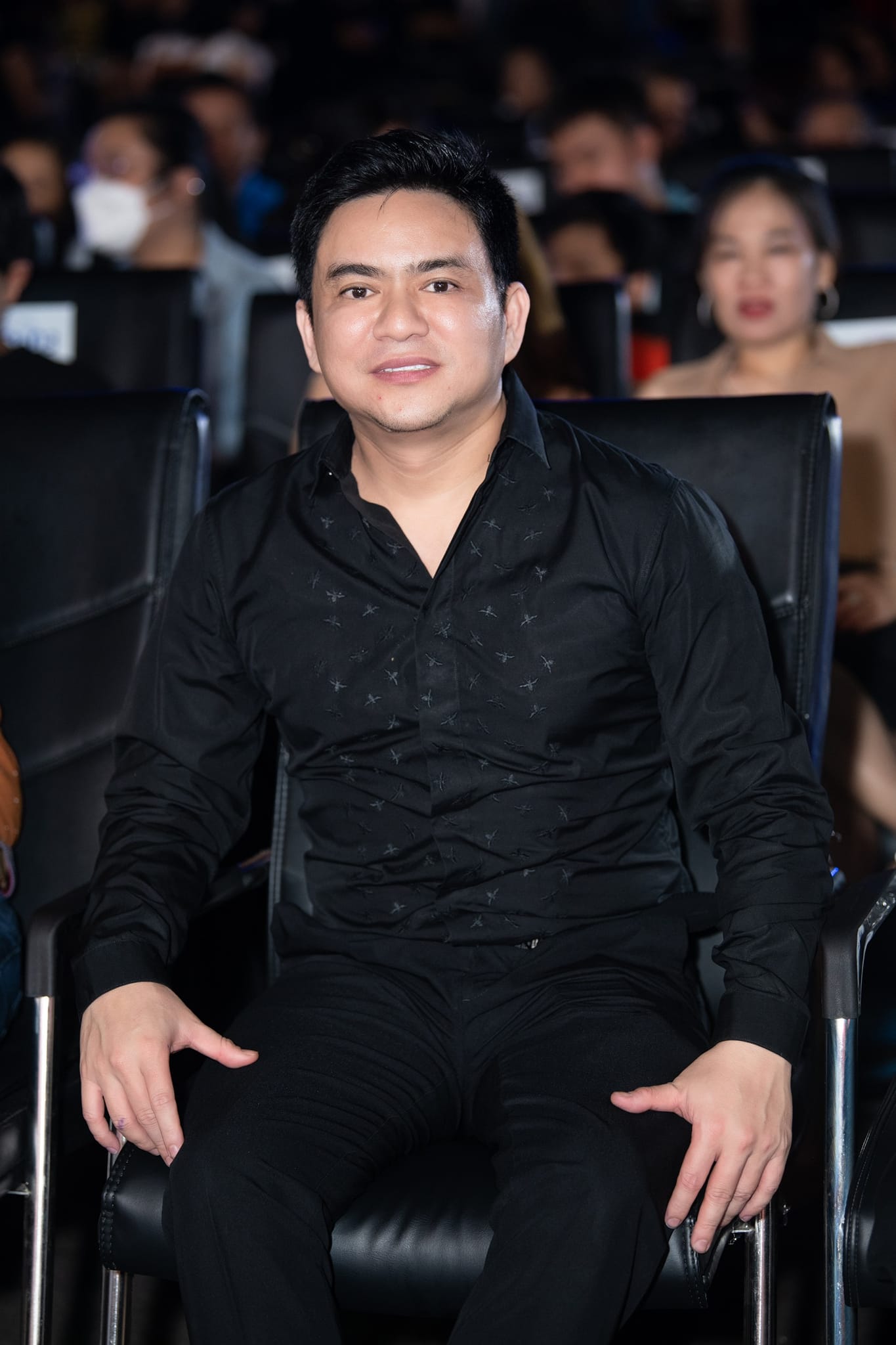 B&aacute;c sĩ Chi&ecirc;m Quốc Th&aacute;i l&agrave; ai: Kh&ocirc;ng hoạt động nghệ thuật nhưng l&agrave;m dậy s&oacute;ng showbiz?- Ảnh 1.