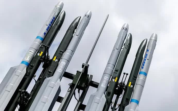 Tướng Đức: NATO sẽ triển khai 800.000 qu&acirc;n trong trường hợp xảy ra chiến tranh với Nga