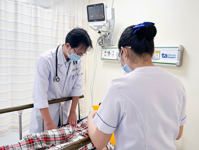 Vụ nghi ngộ độc tại quán bánh mì nổi tiếng ở TP.HCM: Tăng lên 235 ca từ 13 bệnh viện- Ảnh 2. Vụ nghi ngộ độc tại quán bánh mì nổi tiếng ở TP.HCM: Tăng lên 235 ca từ 13 bệnh viện- Ảnh 2.