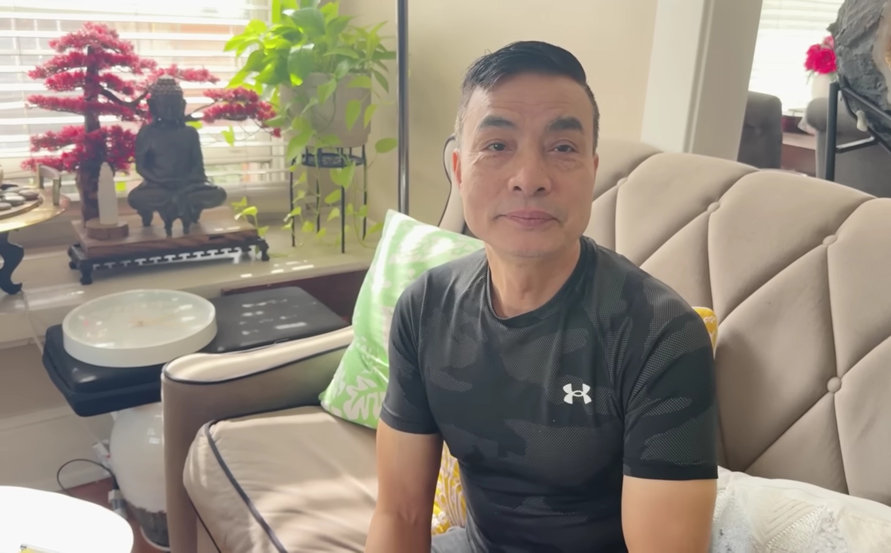 Con trai Chế Linh dạy lái xe mưu sinh sau 3 năm sang Mỹ- Ảnh 1.