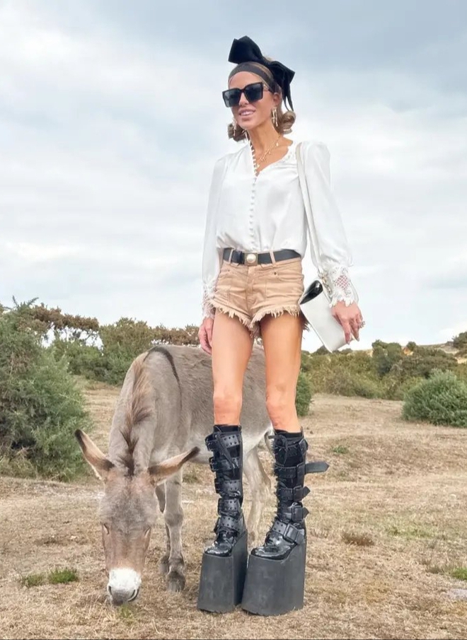 Mỹ nhân đẹp nhất nước Anh giờ chỉ còn lại bộ xương khô- Ảnh 7.