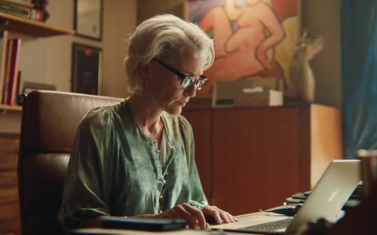 Xem phim Sex Education, tôi tháo hết camera giám sát trong nhà: Bao lâu nay tôi đã nhầm khái niệm "an toàn" và "giám sát"- Ảnh 1.